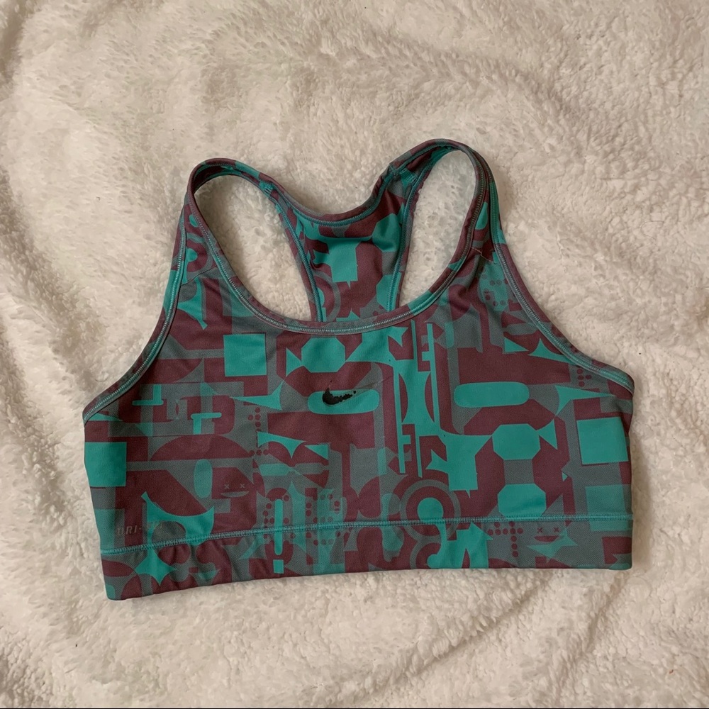 🔴 BRAS BOGO 50% off 🔴 Multi-color NIKE dri-fit